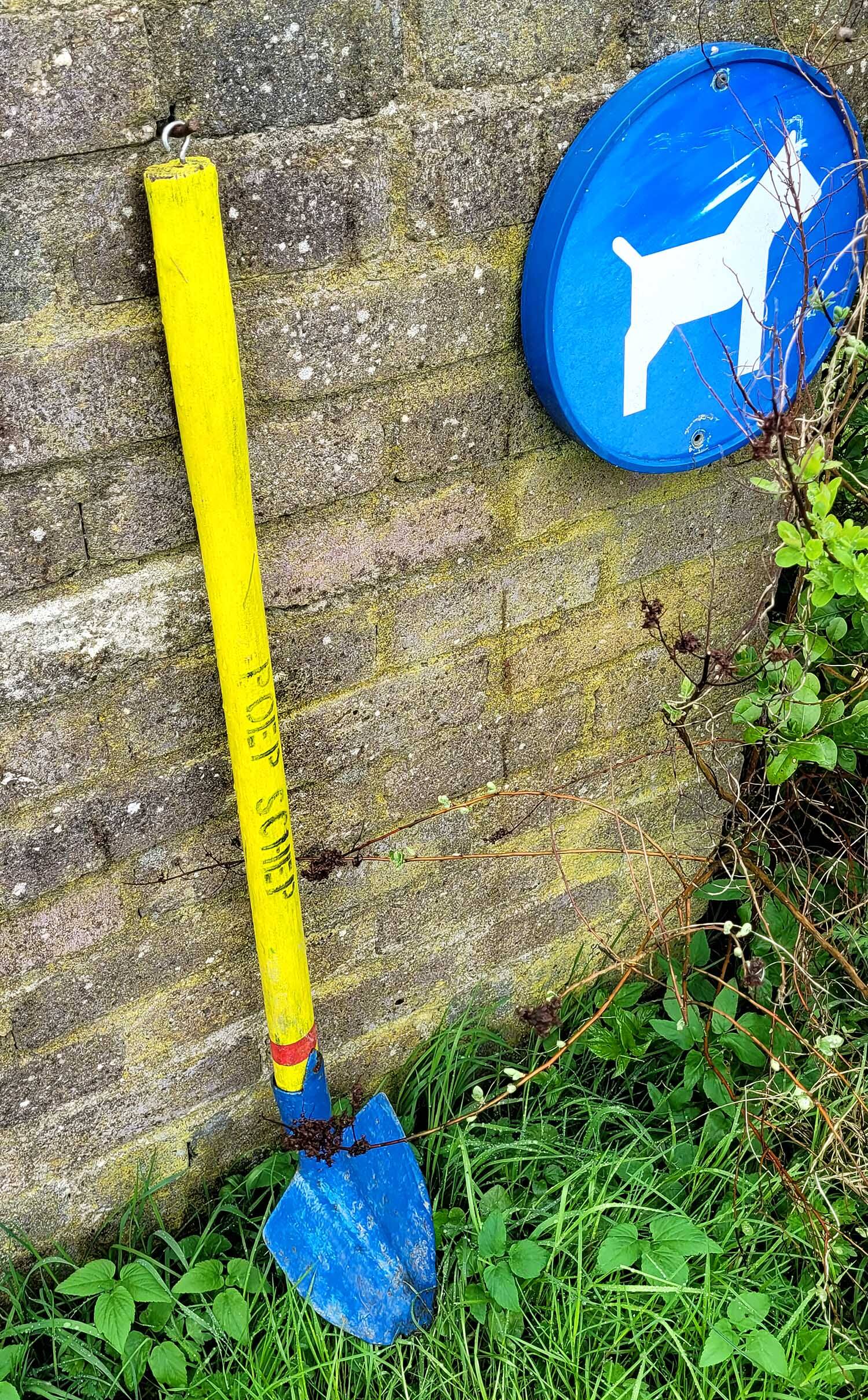 250421 Akkrum poepschep bord vrijloopgebied honden